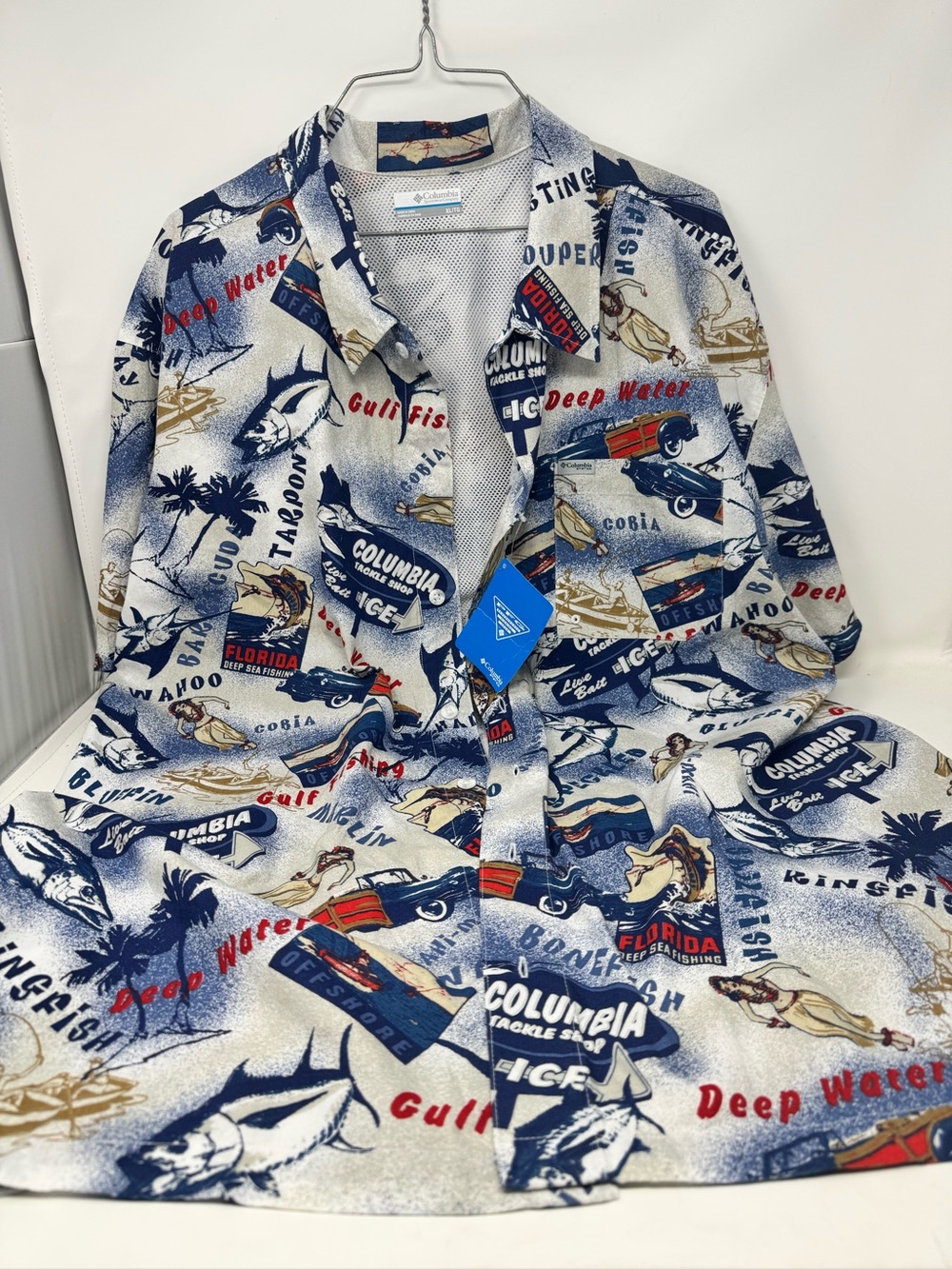Columbia Navy, Red, Cream Fishing Print Short-Sleeve Shirt men’s size XL NWT